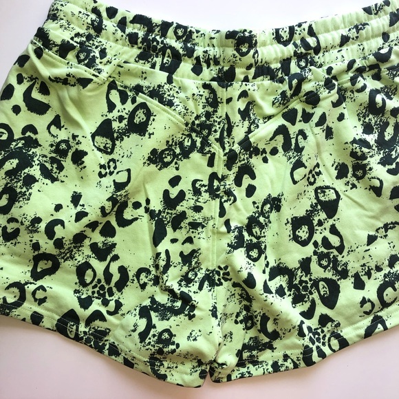 Gymshark M Animal Graphic Shorts - Picture 6 of 6